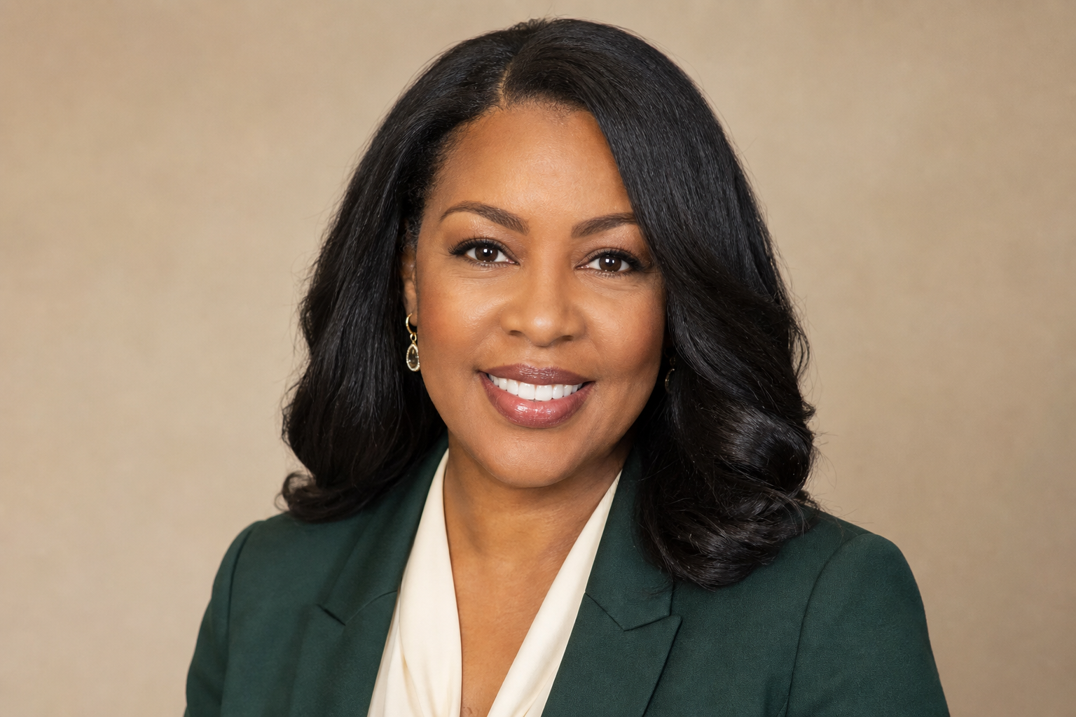 Alicia T. sample headshot